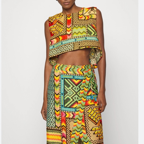 NWT FARM RIO Banana Scarves Linen Crop Top - Picture 9 of 16